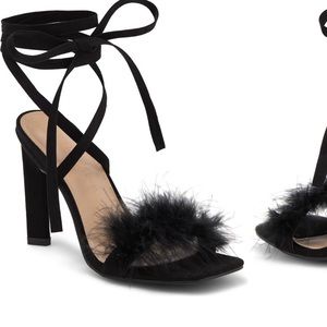 Wild Diva Lounge black feather heels size 8